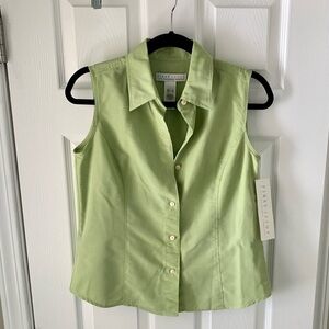 First Issue  Woman’s Top A Liz ClaiborneCompany Light Green Size S